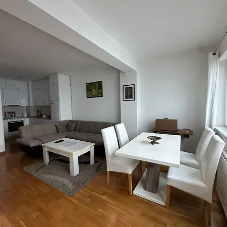 Hugo Apartman *